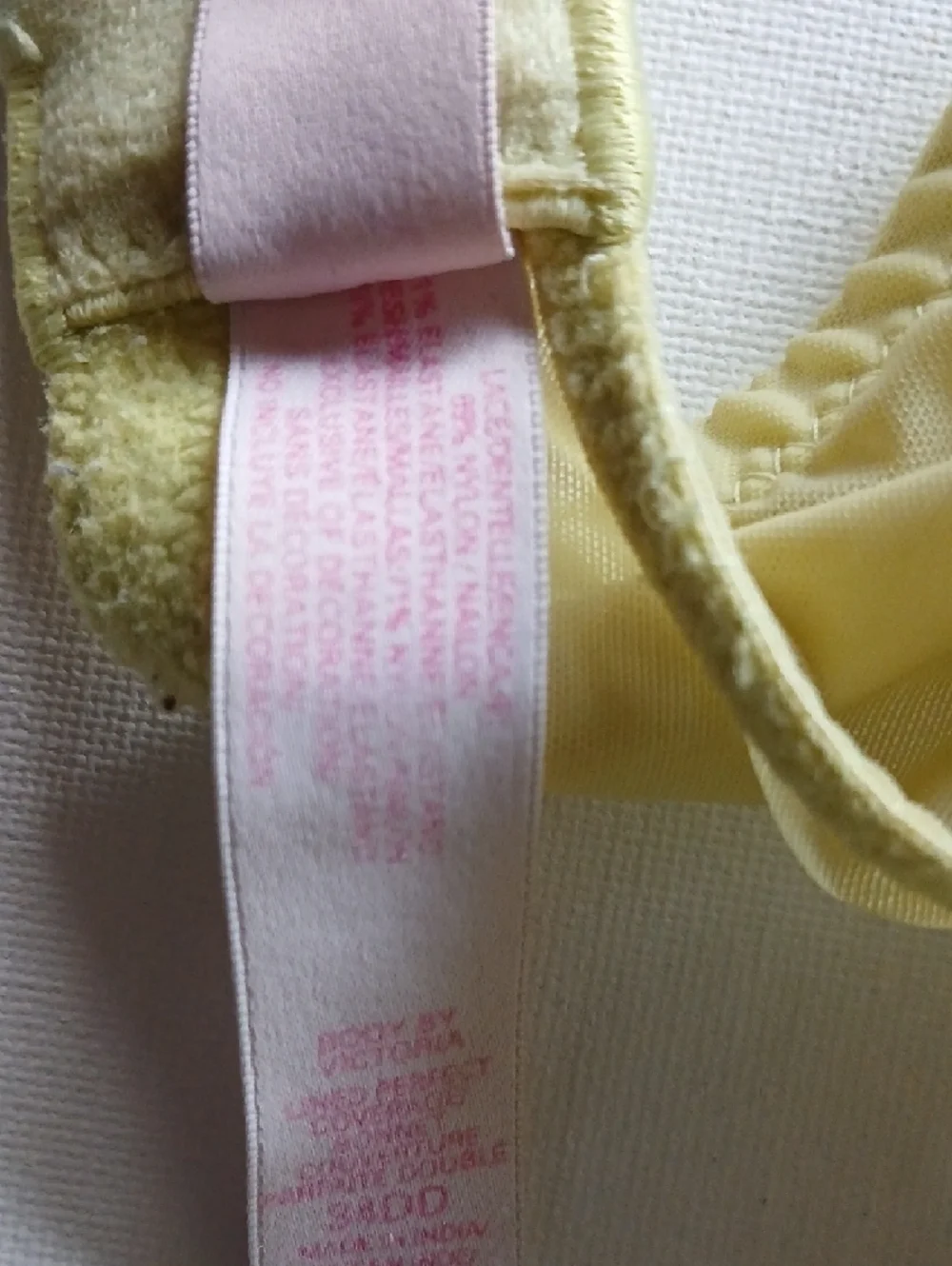 Victoria's Secret Body By Victoria Lined Perfect Coverage Chartreuse Lace Bra